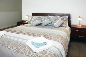 Harbour Views - Accommodation Mount Tamborine 0