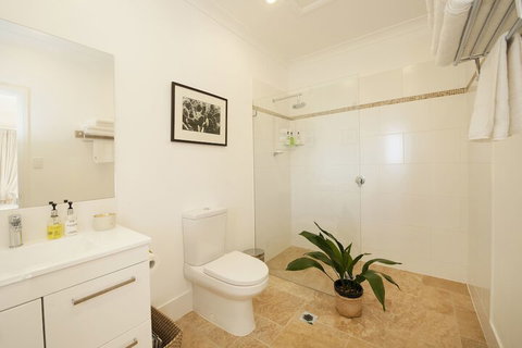 Rosby Guesthouse - Accommodation Mount Tamborine 7