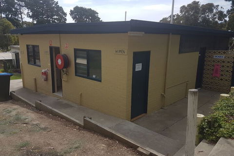 Lakes Caravilla Caravan Park - Accommodation Mount Tamborine 3