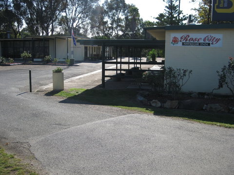 Rose City Motor Inn - Accommodation Mount Tamborine 3