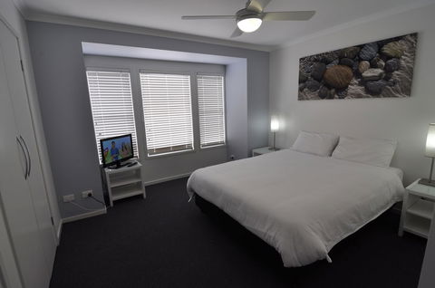 Bluedock Apartments - Accommodation Mount Tamborine 3