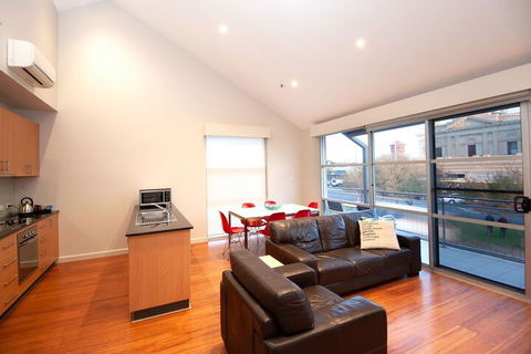 Semaphore Blue Apartments - Accommodation Mount Tamborine 6