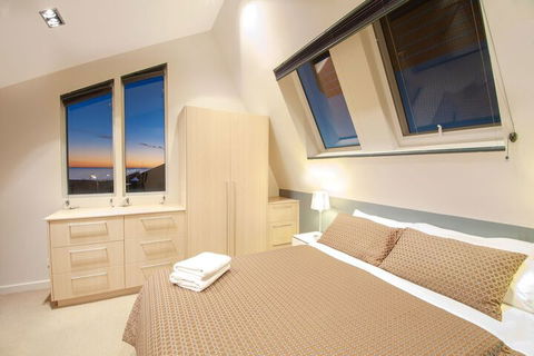 Semaphore Blue Apartments - Accommodation Mount Tamborine 7