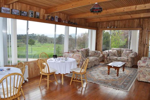 Roslyn House B & B - Accommodation Mount Tamborine 1