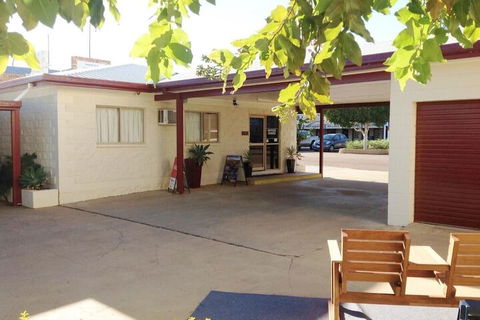 Longreach Motel - Accommodation Mount Tamborine 3
