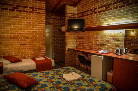 Beenleigh Village Motel - Accommodation Mount Tamborine 6