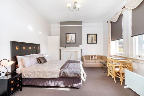 The Madsen - Accommodation Mount Tamborine 6