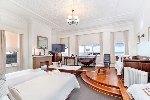 The Madsen - Accommodation Mount Tamborine 3