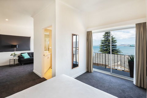 Bay 10 Accommodation - Accommodation Mount Tamborine 5