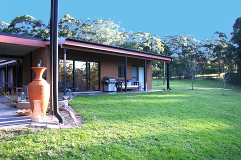 Milton Country Cottages - Accommodation Mount Tamborine 0