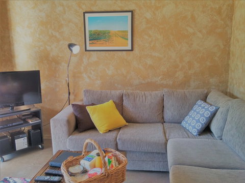 Milton Country Cottages - Accommodation Mount Tamborine 2