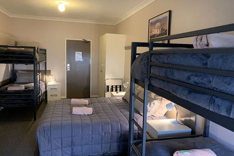 Aalberg Chalet - Accommodation Mount Tamborine 7