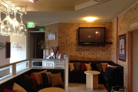 Aalberg Chalet - Accommodation Mount Tamborine 2