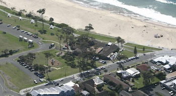 Breakers Apartments Mollymook - Accommodation Mount Tamborine 0