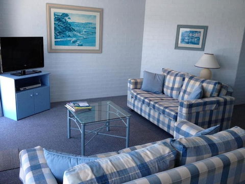 Breakers Apartments Mollymook - Accommodation Mount Tamborine 5