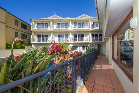 Yamba Beach Motel - Accommodation Mount Tamborine 0