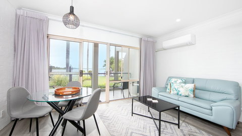 Moby Dick Waterfront Resort Motel - Accommodation Mount Tamborine 4