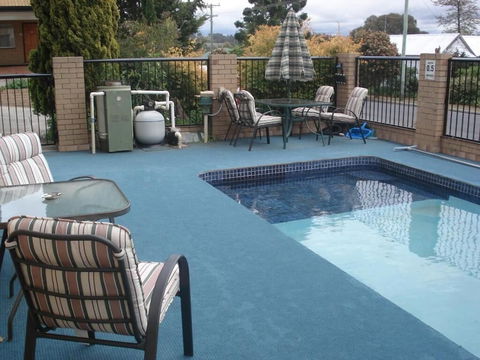 Settlers Motor Inn - Accommodation Mount Tamborine 5