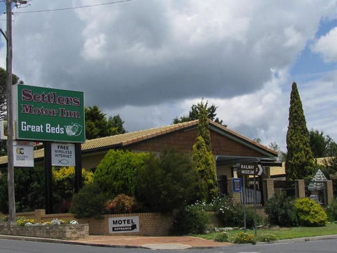 Settlers Motor Inn - Accommodation Mount Tamborine 3