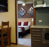 Glenelg Gateway Apartments - Accommodation Mount Tamborine