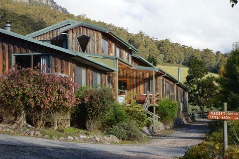 Silver Ridge Retreat - Accommodation Mount Tamborine 1