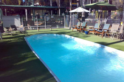 Shady Willows Holiday Park & YHA - Accommodation Mount Tamborine 1