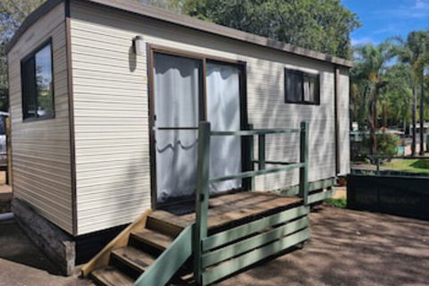 Shady Willows Holiday Park & YHA - Accommodation Mount Tamborine 0