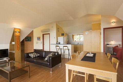 Tennessee Hill Chalets - Accommodation Mount Tamborine 6