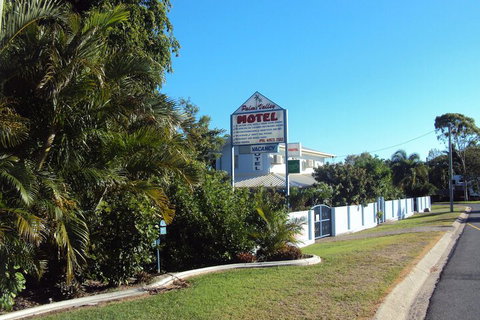 Palm Valley Motel And Self-contained Holiday Units - Accommodation Mount Tamborine 2