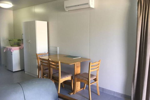 Palm Valley Motel And Self-contained Holiday Units - Accommodation Mount Tamborine 5