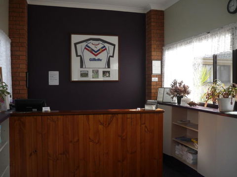 Hanging Rock Family Motel - Accommodation Mount Tamborine 2