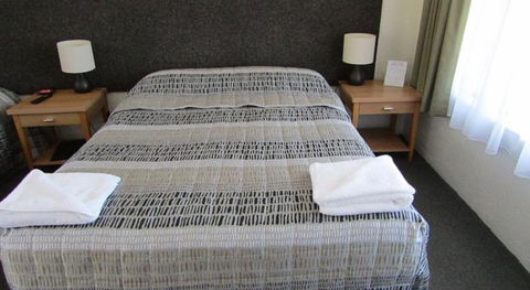 Hanging Rock Family Motel - Accommodation Mount Tamborine 5