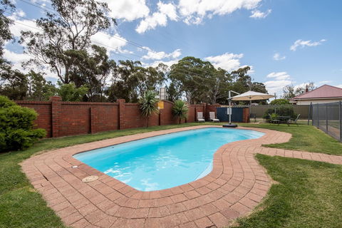 Golden Country Motel & Caravan Park - Accommodation Mount Tamborine 5