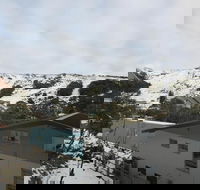 Falls Creek Hotel - Accommodation Mount Tamborine