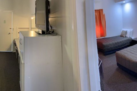 Orana Windmill Motel - Accommodation Mount Tamborine 5