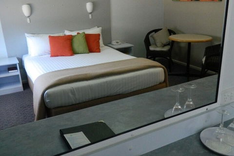 Orana Windmill Motel - Accommodation Mount Tamborine 7