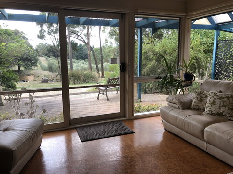 Countryside Connections Spa Cottage - Accommodation Mount Tamborine 3