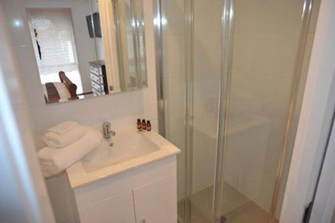 The Pommy Tree - Accommodation Mount Tamborine 6