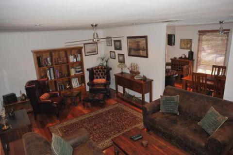 The Pommy Tree - Accommodation Mount Tamborine 0