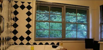 Tudor Cottages Mt Dandenong - Accommodation Mount Tamborine 5