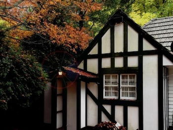Tudor Cottages Mt Dandenong - Accommodation Mount Tamborine 0