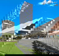 Palmerston Tower Holiday Apartments - Accommodation Mount Tamborine