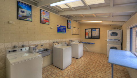 BIG4 Bungalow Park On Burrill Lake - Accommodation Mount Tamborine 3