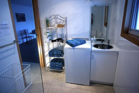 Penguin Beachfront Apartments - Accommodation Mount Tamborine 3