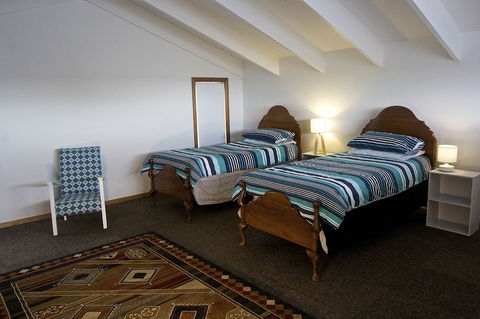 Penguin Beachfront Apartments - Accommodation Mount Tamborine 1
