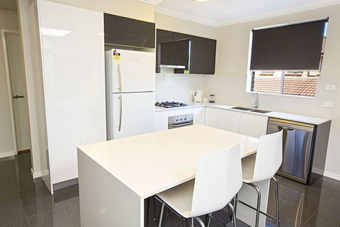 Astina Serviced Apartments Parkside - Accommodation Mount Tamborine 4