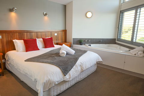 Tides Apartments - Accommodation Mount Tamborine 0
