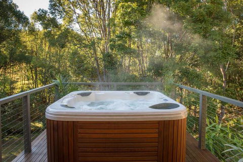 Babbling Brook Retreat - Accommodation Mount Tamborine 5
