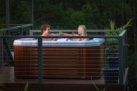 Babbling Brook Retreat - Accommodation Mount Tamborine 4