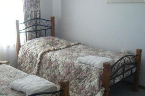 Catania Cottage & Farmhouse - Accommodation Mount Tamborine 4